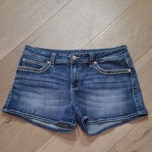 EUC Shyanne Jean Shorts Women's sz 31 Mid Rise Denim Shorts